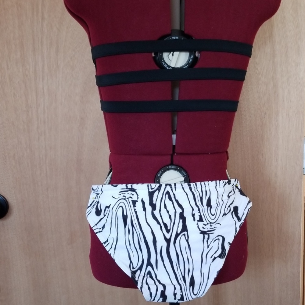 sz M  Bandeau Bikini - Picture 6 of 8